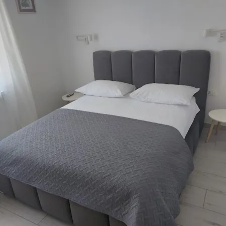 Apartment Piero *
