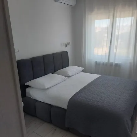 皮耶罗公寓酒店 扎达尔